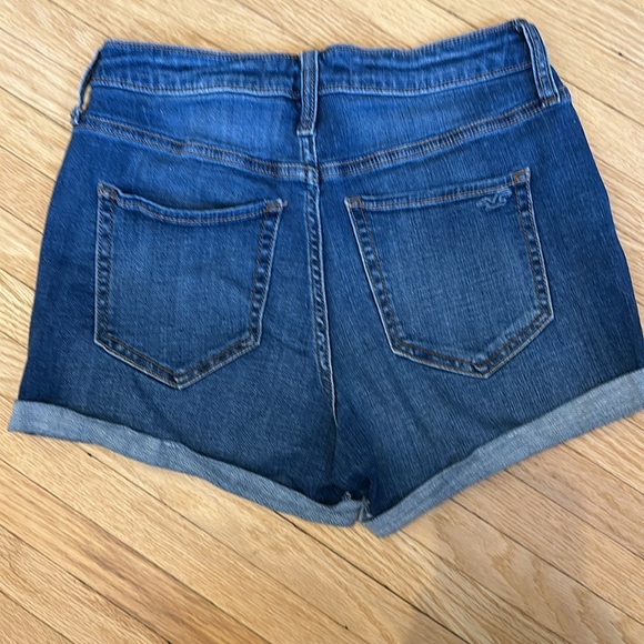 Hollister California Curvy High-rise Short size 7 - Picture 2 of 3